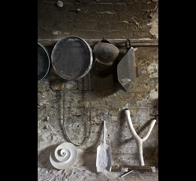 Visor, plaster sieves, plaster shovel, original prototypes in plaster